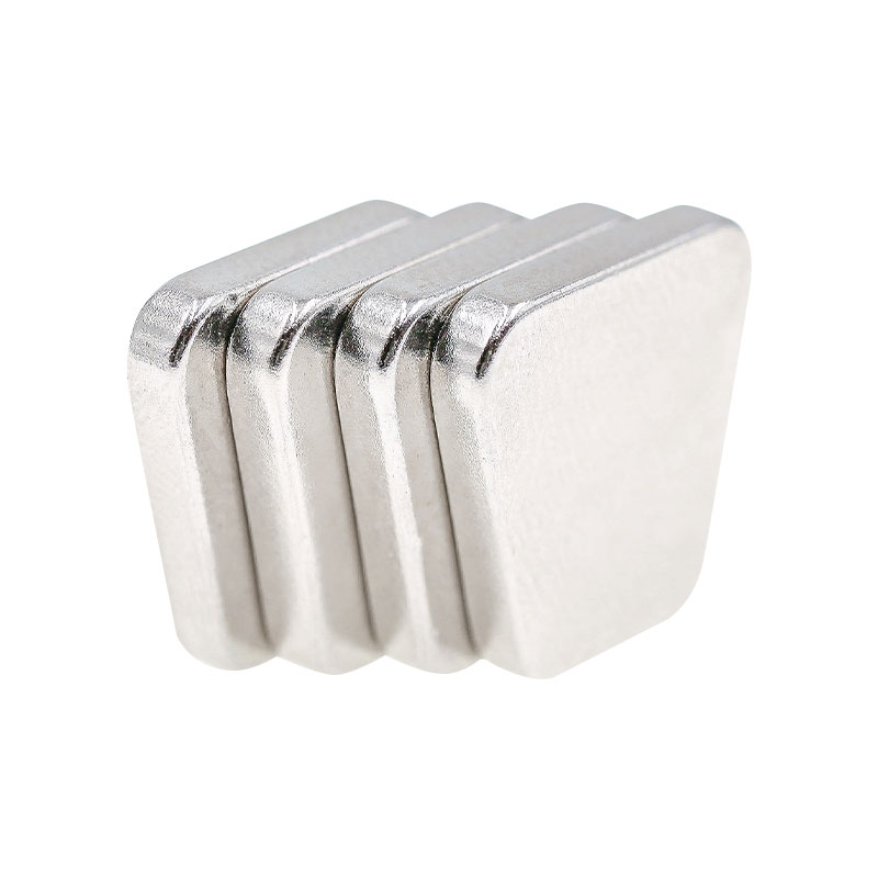 Imán permanente trapezoidal