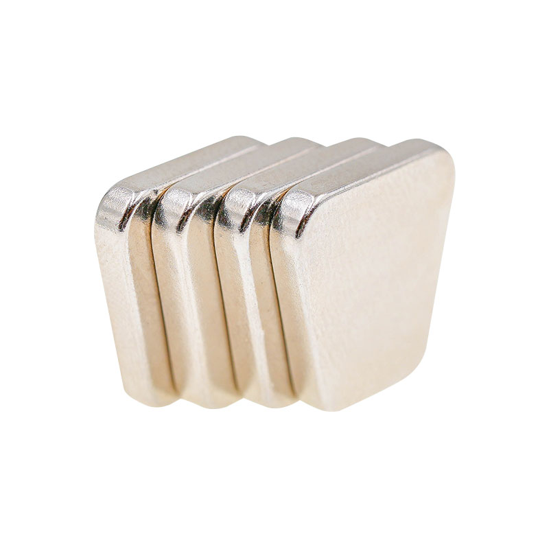 Imán permanente trapezoidal