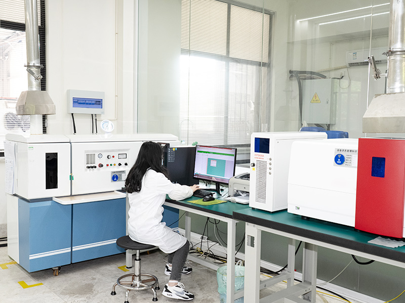 Sistema de medición de precisión para materiales magnéticos permanentes
